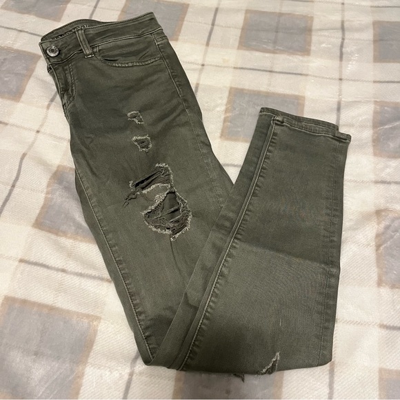 American Eagle Olive Green Mid Rise Ripped Jeggings Size 4 - Picture 1 of 7